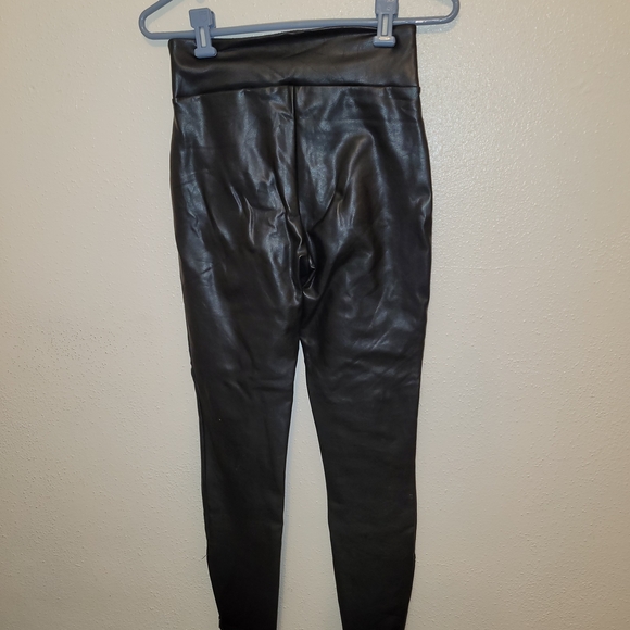 Abercrombie & Fitch Vegan Leather Pants Leggings Size Smalle - Picture 2 of 5